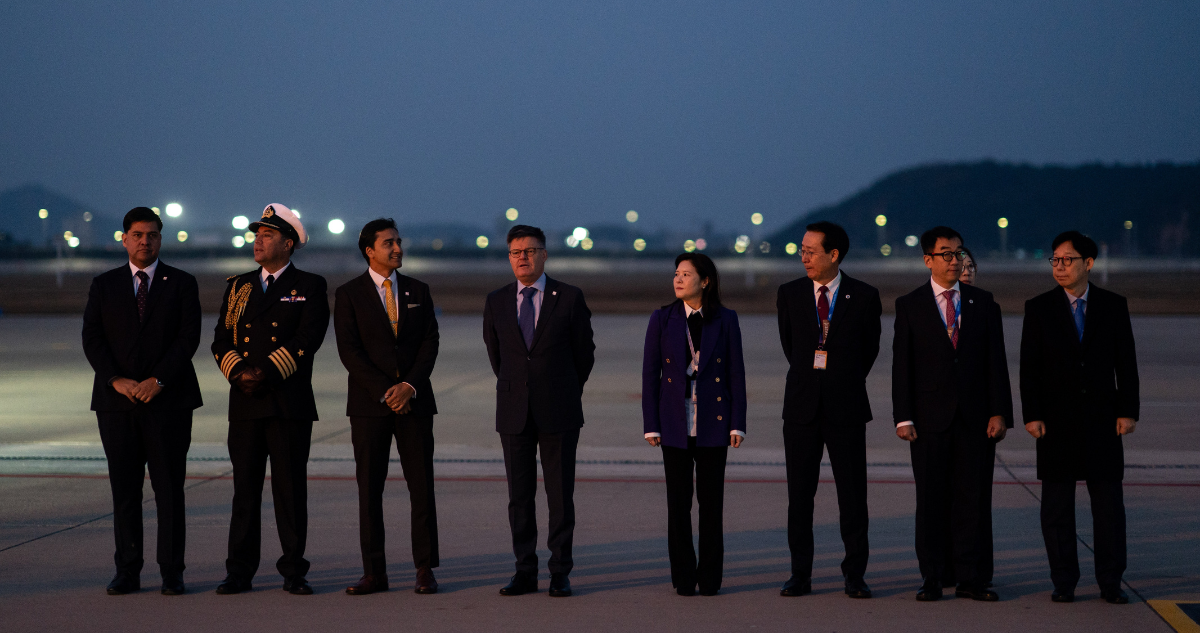 Así fue la llegada del presidente Gabriel Boric a Corea del Sur para participar en Foro APEC