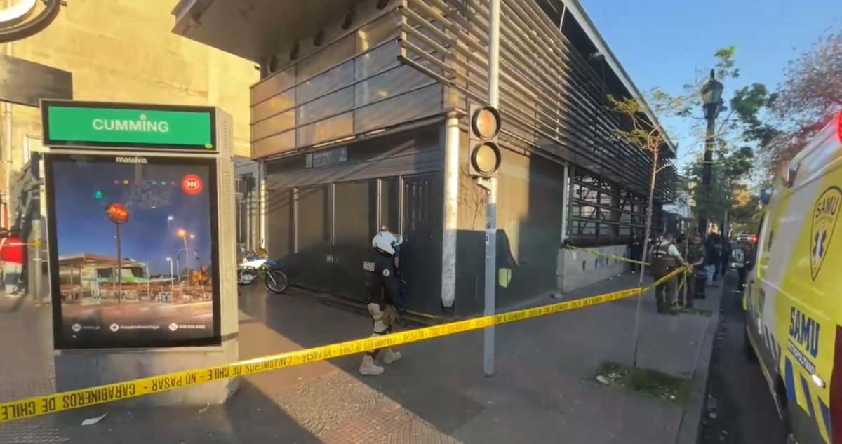 Hombre baleado en acceso de Metro Cumming: cierran estación por procedimiento policial
