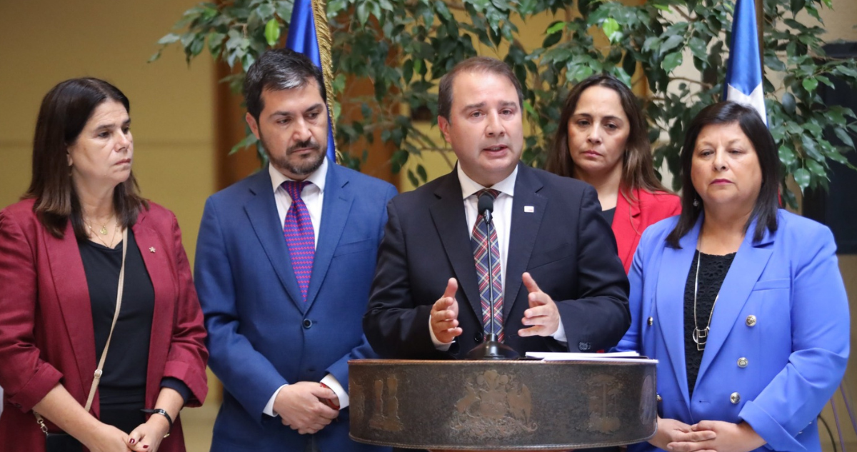Bancada RN se suma a AC contra ministro Pardow y exige a Boric su destitución