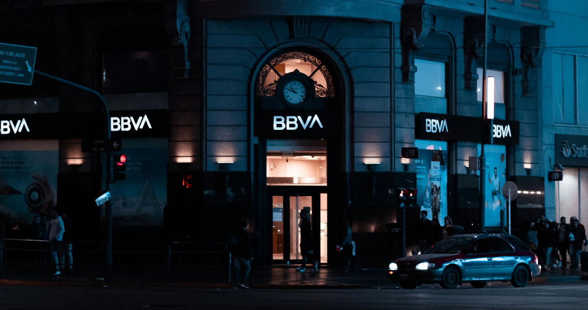 BBVA sube en la Bolsa tras confirmarse que no se fusionará con el Banco Sabadell