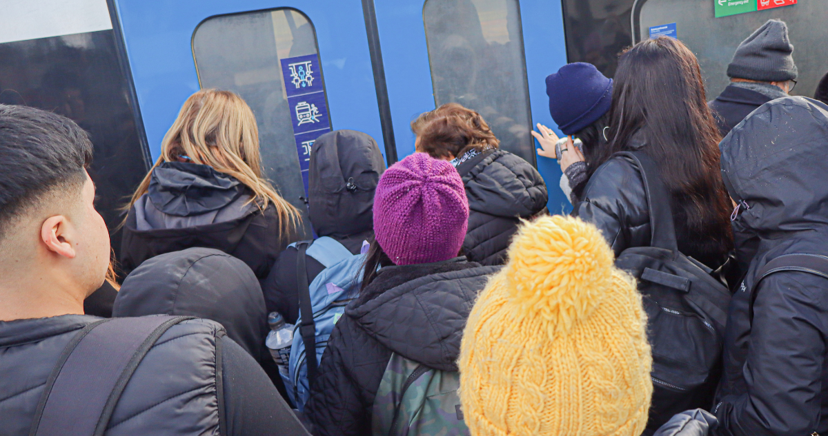 EFE reporta retraso de 25 minutos en servicios de línea 2 de Biotren