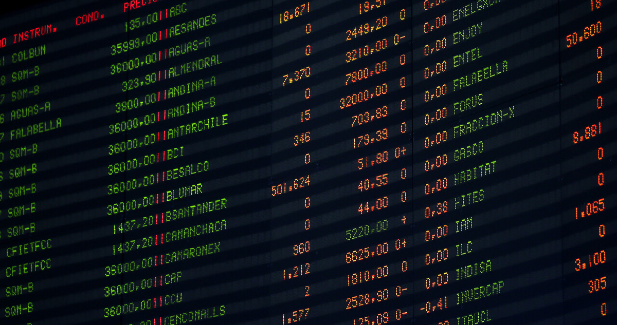 La Bolsa de Santiago continúa con viento de popa y sube hasta anotar su récord 50 en lo que va de 2025