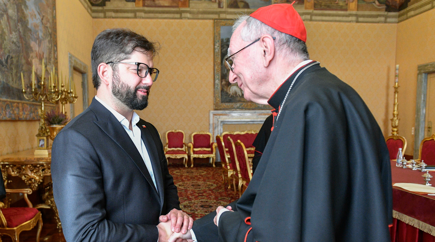 Diferencias “legítimas”: Boric abordó proyectos de eutanasia y aborto en su visita al Vaticano