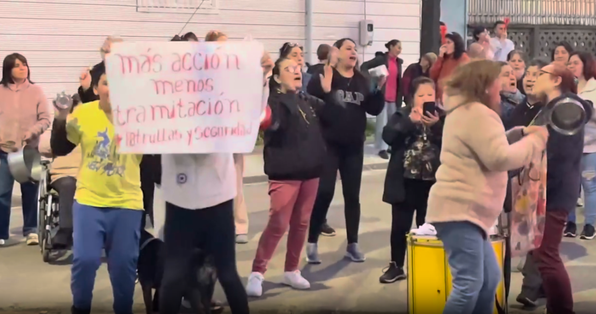 Valdivia: vecinos realizaron cacerolazo exigiendo más presencia policial tras ataque a mujer