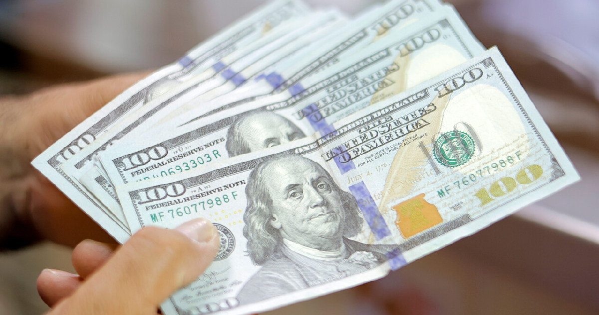 Dólar cae más de $10 tras el IPC de septiembre en línea con lo esperado y un cobre que sigue brillando