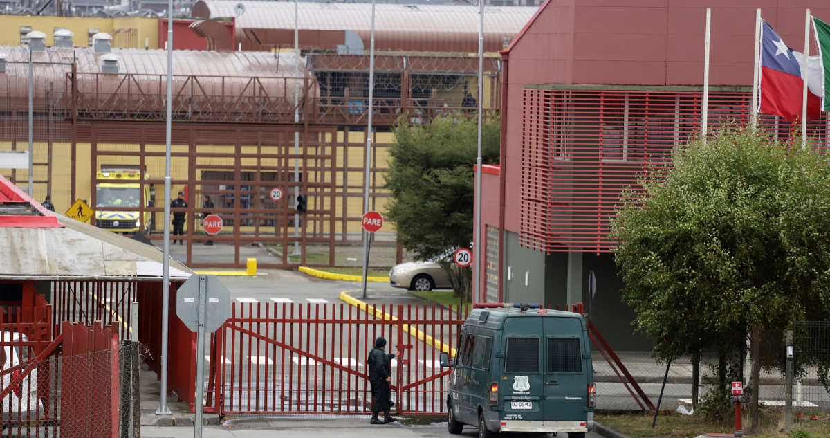 Sigue disputa judicial entre Gendarmería y gendarme retirado por vender curantos a reos de cárcel