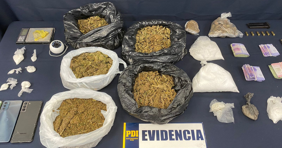 Con drogas y armas incautadas termina operativo policial en región de Valparaíso: hay dos detenidos