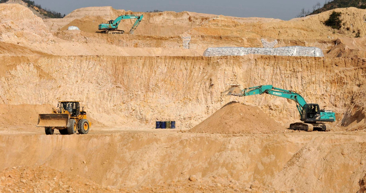 China pone más controles a las exportaciones de “tierras raras” y endurece el pulso comercial con EEUU