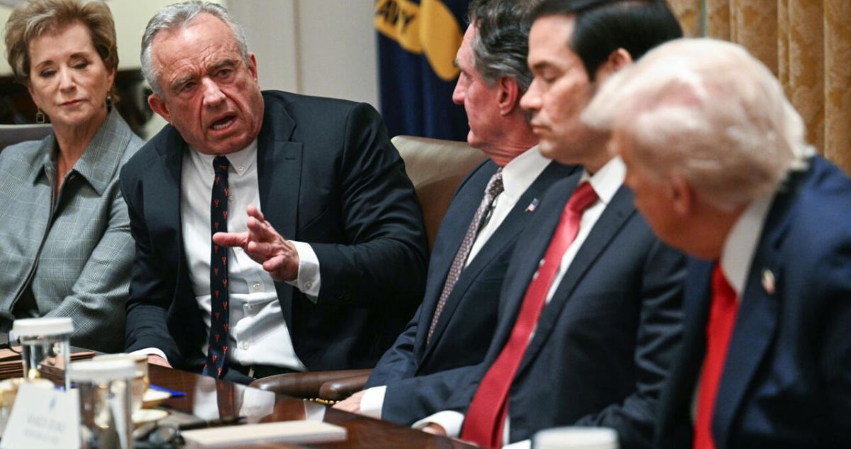 Trump y Robert Keneddy Jr. relacionan la circuncisión con el autismo y son ridiculizados por expertos