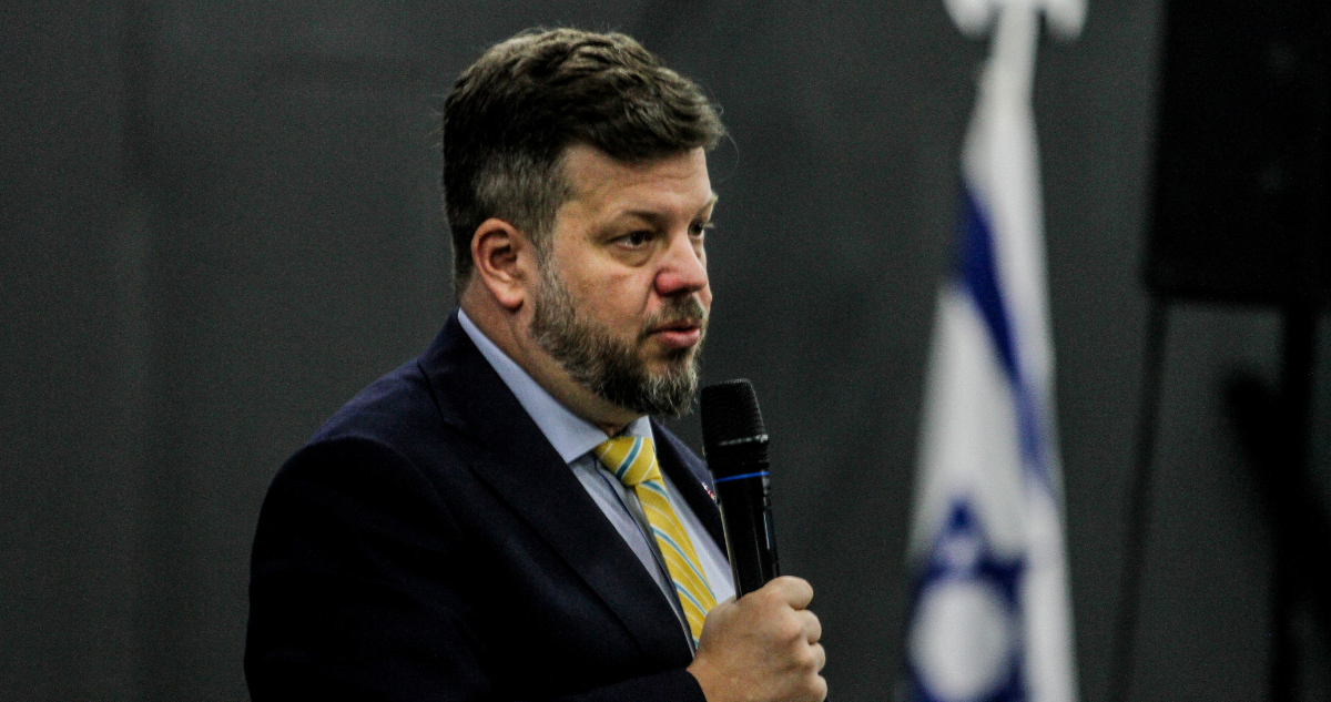 Kaiser insiste en que no cree en las encuestas luego de que CEP lo posicionara peor que otros sondeos