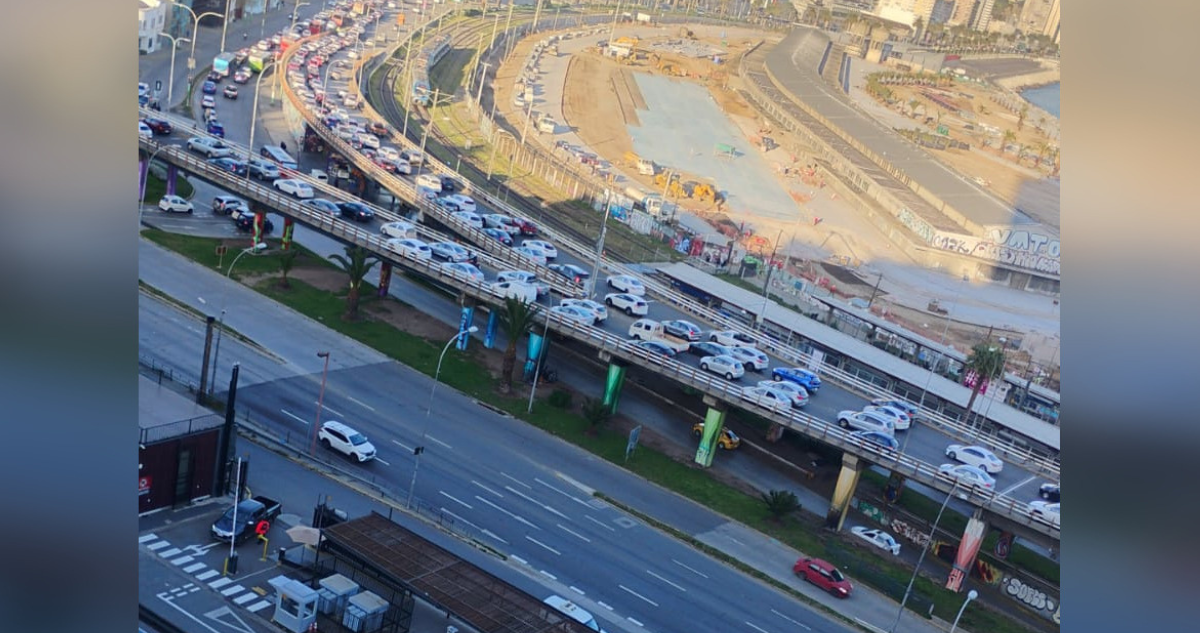 Congestión vehicular en Valparaíso