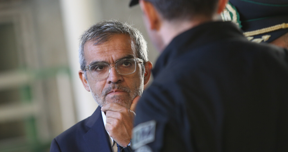 UDI critica “absurda” explicación del ministro Cordero por uso de celulares en las cárceles