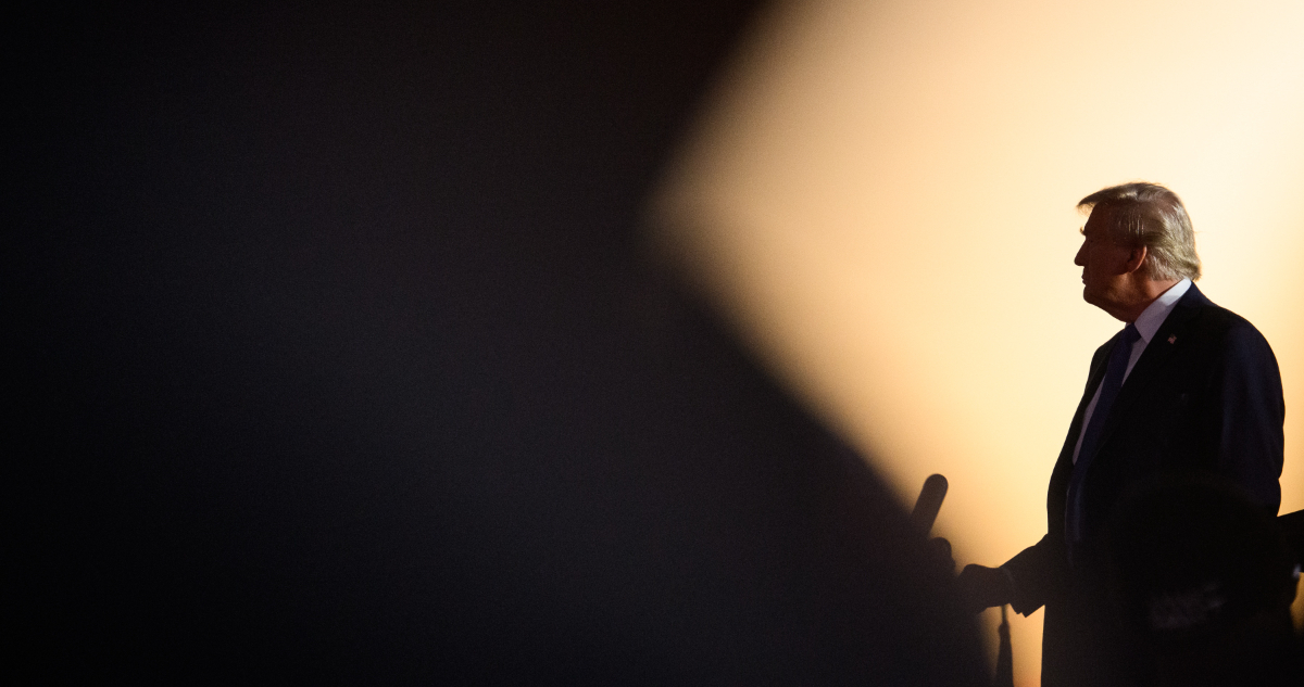 Trump intensifica guerra comercial y ya rigen nuevos aranceles de hasta 100% a medicamentos y camiones