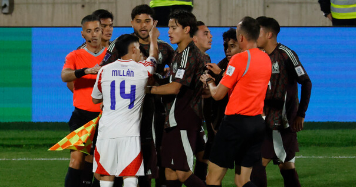 Defensa de México ante Chile en Mundial Sub 20