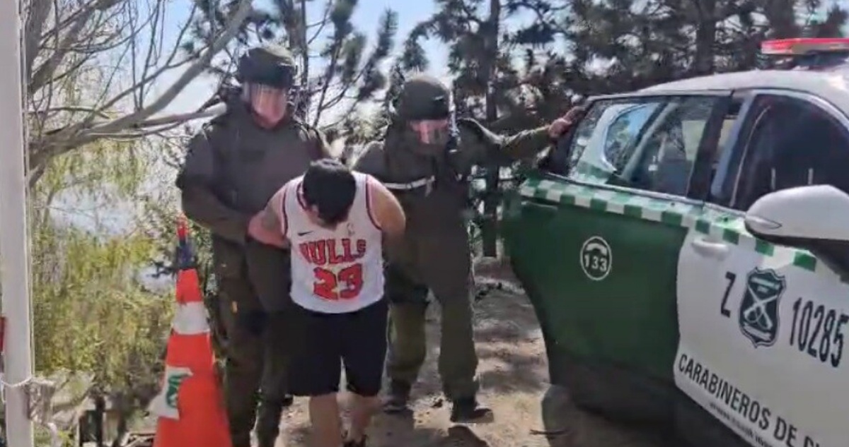 Detienen a hombre que simuló ser instructor de esquí para asaltar a turista en Valle Nevado