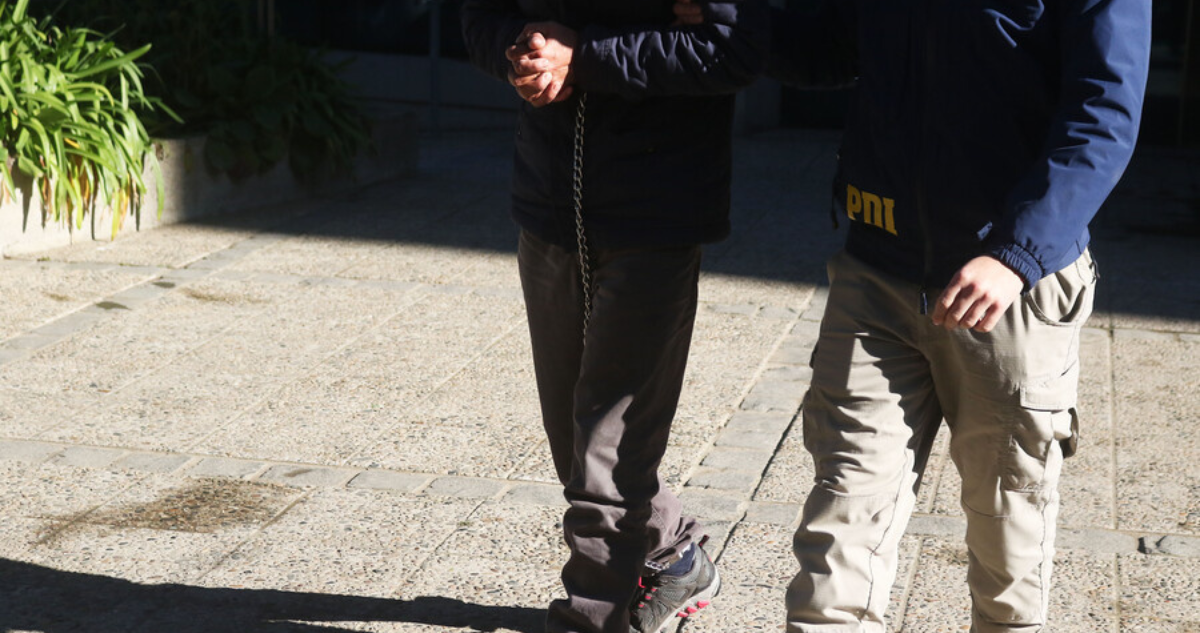 Detienen a sujeto que apuñalaba por sorpresa a personas en San Miguel