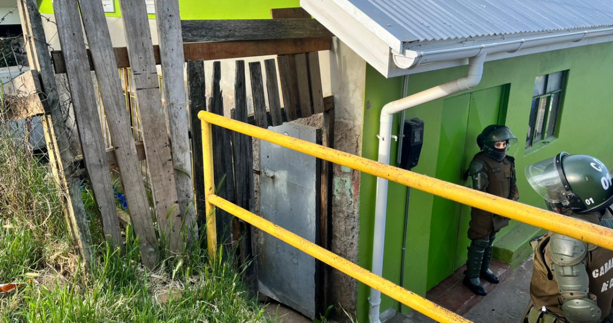 Detienen y desalojan a mujer desde inmueble tomado perteneciente a la Junta de Vecinos de Santa Sabina