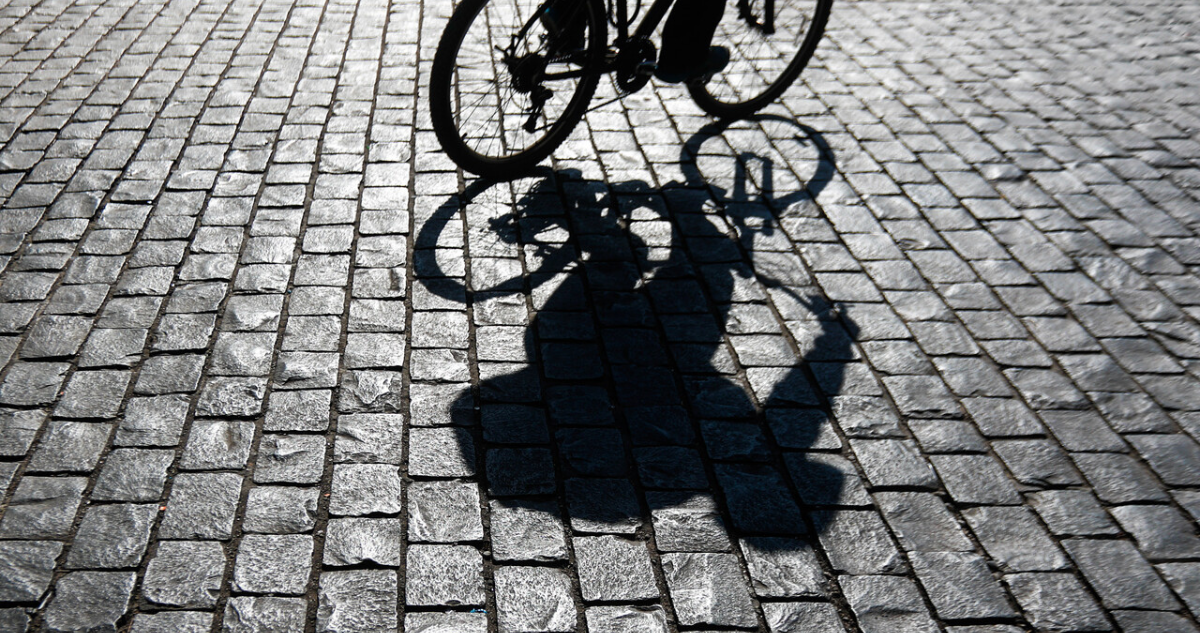 Muere ciclista tras ser atropellado por un camión en Laja: falleció en el lugar