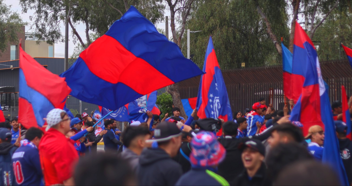 Diputado exige cancelar banderazo de hinchas de La U: advierte riesgo de violencia en La Cisterna