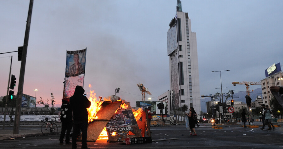 Disturbios en Plaza Italia por conmemoración del 18-O