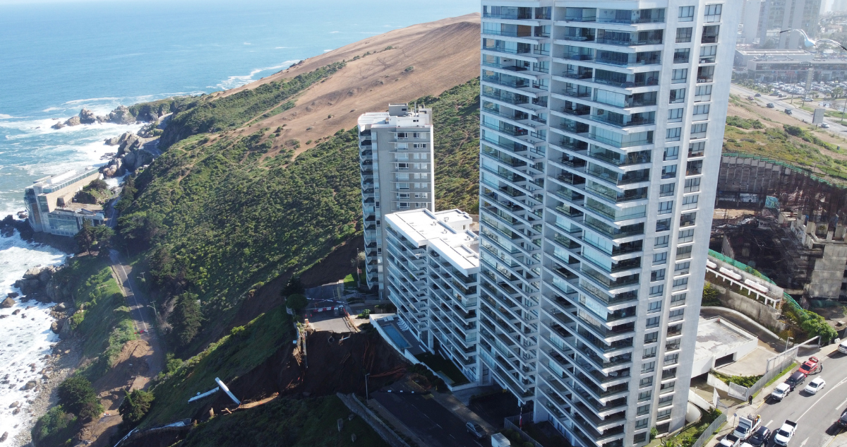 Municipalidad de Viña del Mar autoriza retorno a torres de Edificio Miramar afectadas por socavón