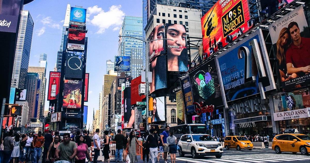 La inflación interanual en EEUU repunta y expertos lo asocian al impacto de los aranceles