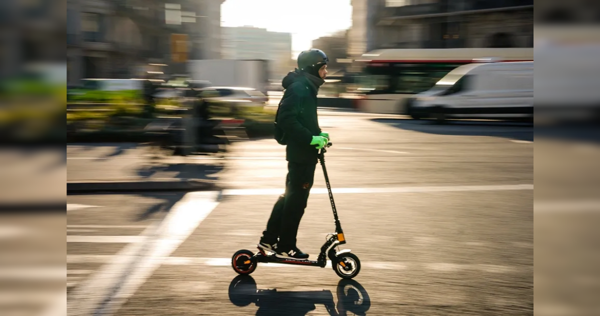 Praga prohibirá scooters eléctricos de alquiler por considerarlos peligrosos para los peatones