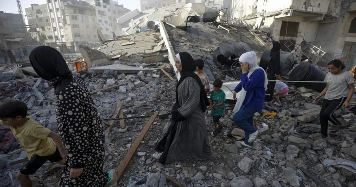 Israel asesinó a casi 20 palestinos este viernes, pese a la entrada en vigor del alto al fuego en Gaza