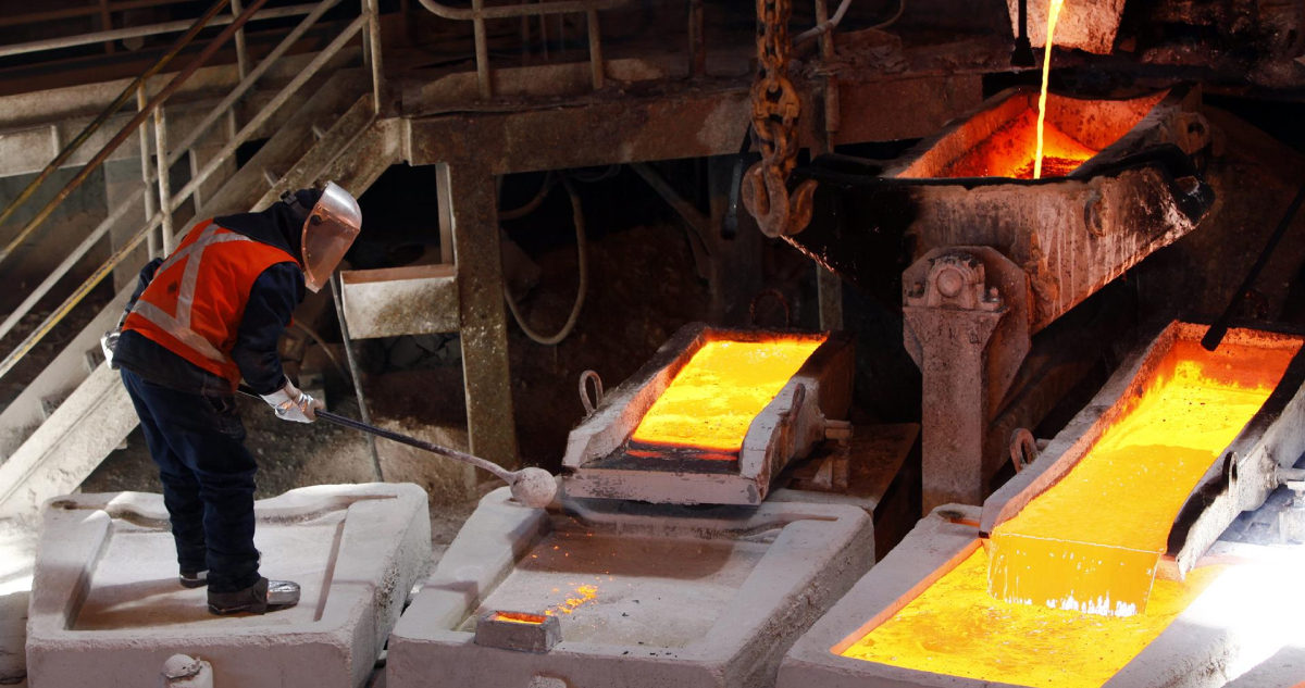 El “sueldo de Chile” sigue imparable y los problemas en grandes minas de cobre explican altos precios