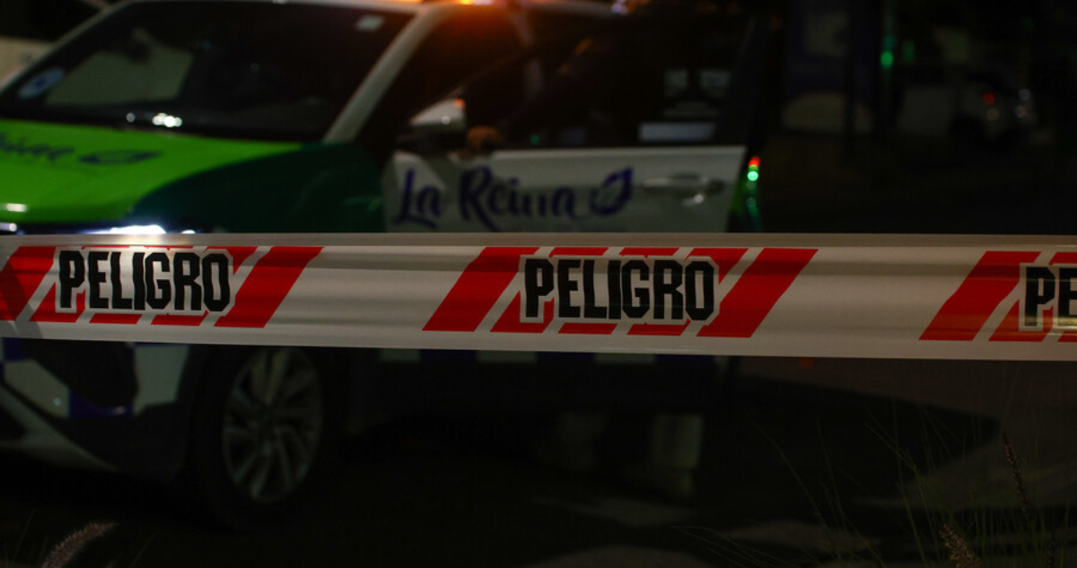 Encuentran a tres personas muertas al interior de una vivienda en La Reina