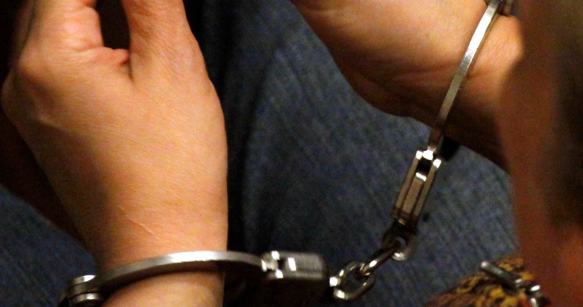 Cámaras la delataron: detienen a cuidadora acusada de golpear a niño con discapacidad en Valdivia