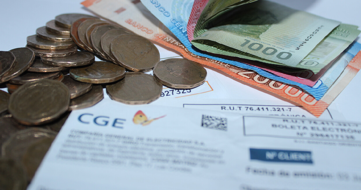 Estudio dice que cobro extra de luz fue mucho menor y que “grueso del error” se materializará en 2028