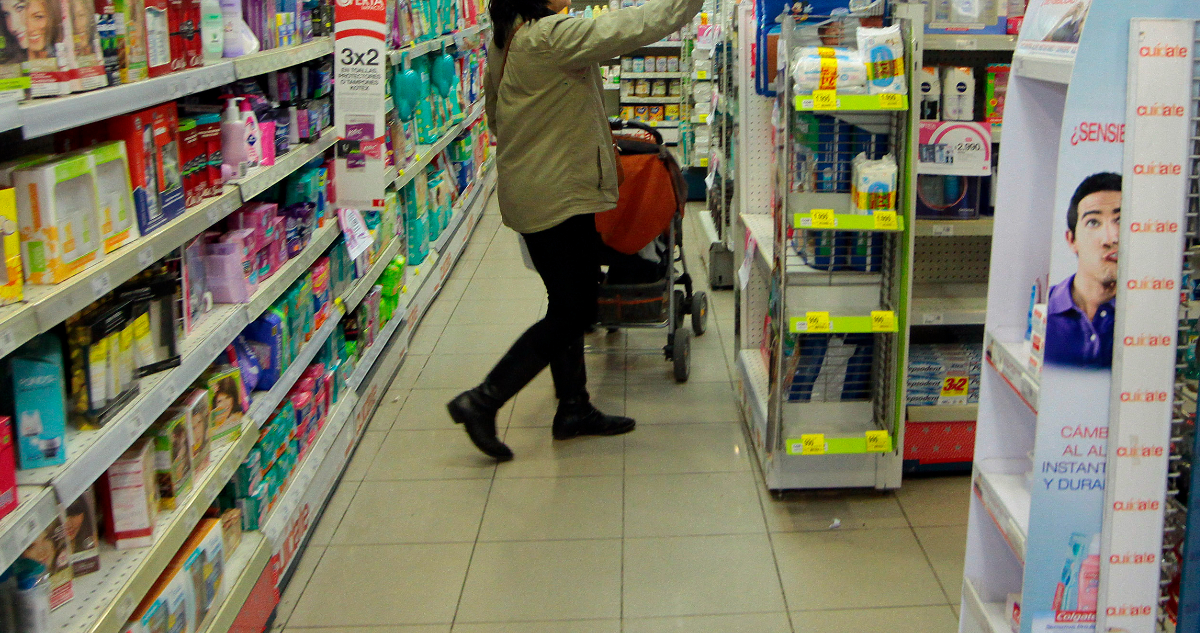 Golpe a bolsillo femenino: Sernac acusa hasta 200% de diferencia en precio de píldoras anticonceptivas