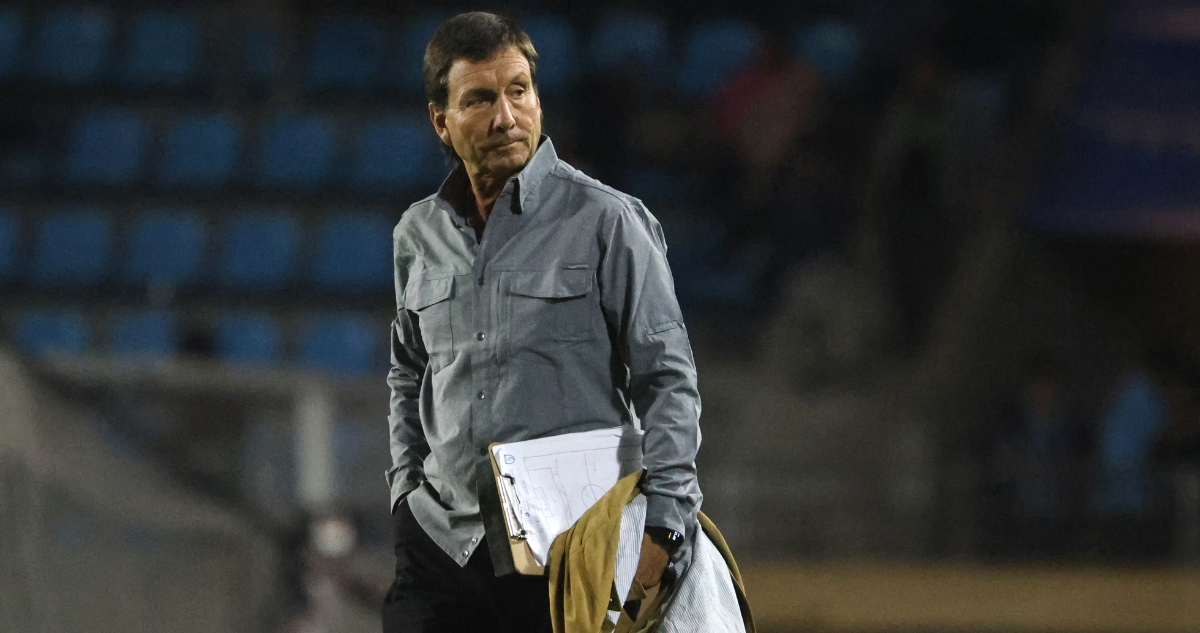 Fernando Díaz deja la banca de Iquique: malos resultados y agresiones de hinchas precipitan salida