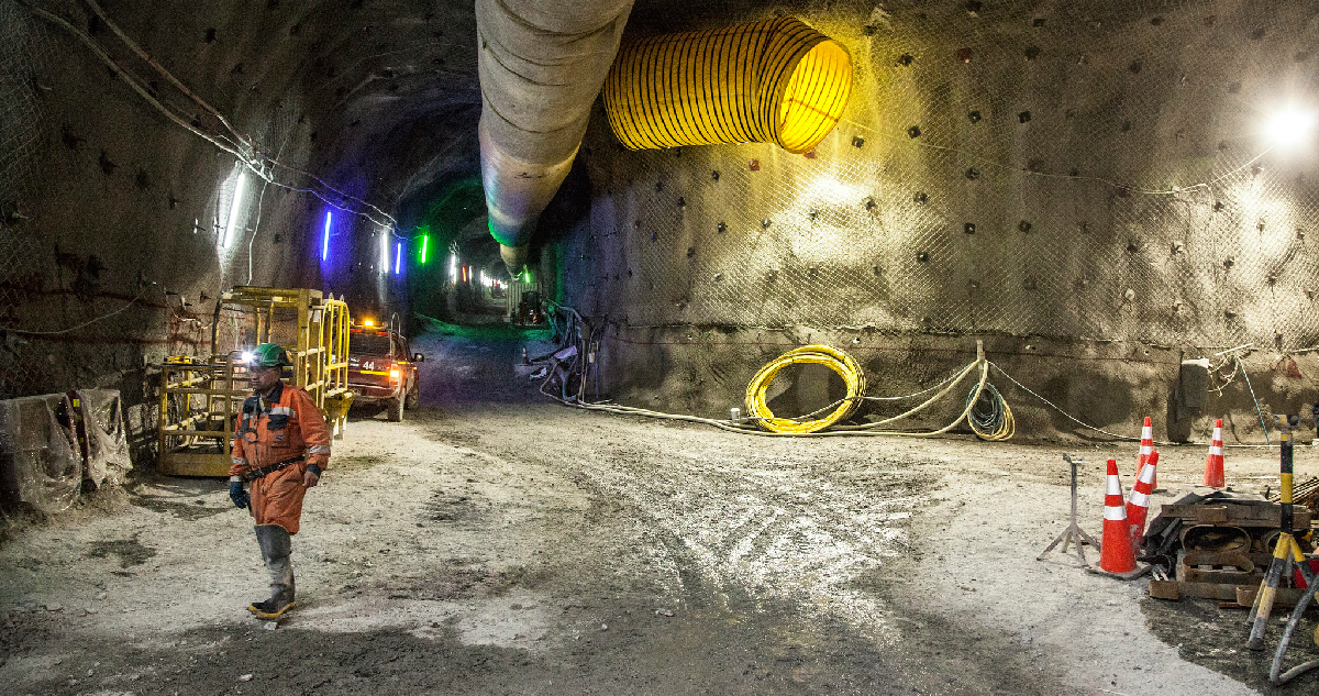 Gobierno sella acuerdo con el sector minero para avanzar en la descarbonización hacia el 2050