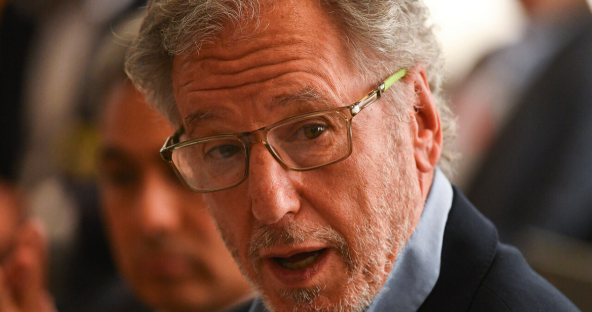 García fustiga en el Congreso que “algunas personas han magnificado el efecto” del sobrecobro de luz