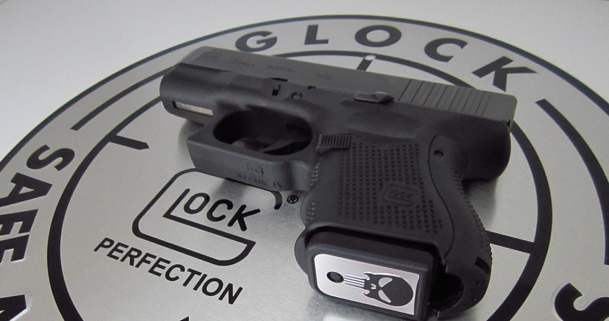 Empresa austriaca que fabrica pistolas anota fuerte caída de ventas y reduce personal
