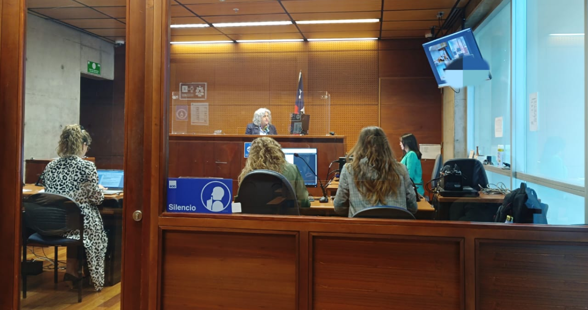 Hombre queda preso tras apuñalar a expareja en paradero: amenazó de muerte a mujer e hijos en común