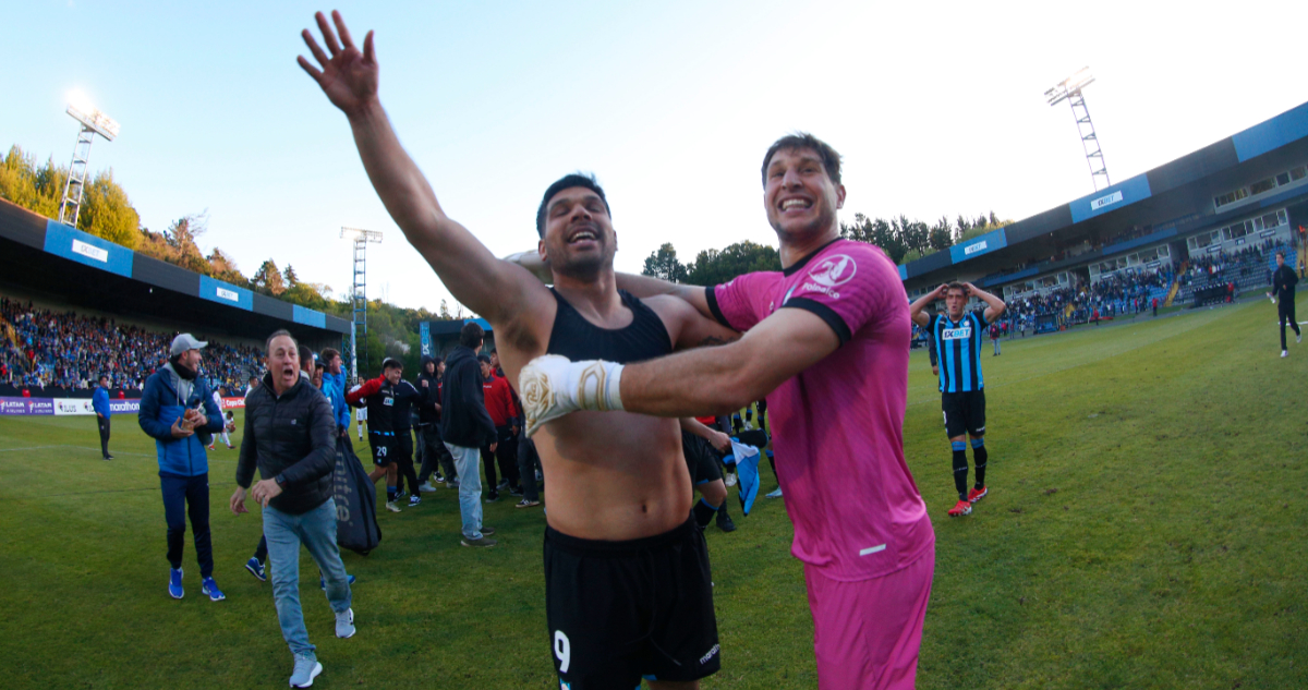 Huachipato celebra su triunfo ante Audax Italiano en Copa Chile 2025