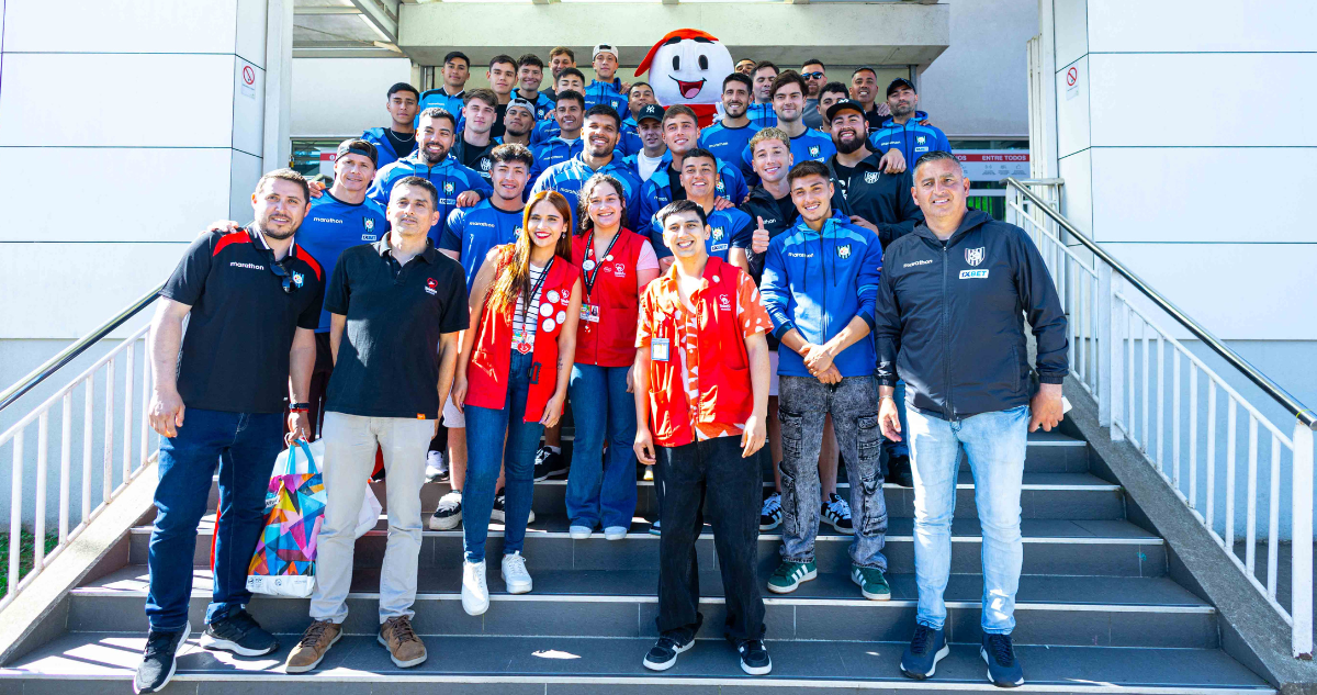 Plantel de Huachipato llevó alegría a sede Concepción de la Teletón: “Ellos hacen un gran trabajo”