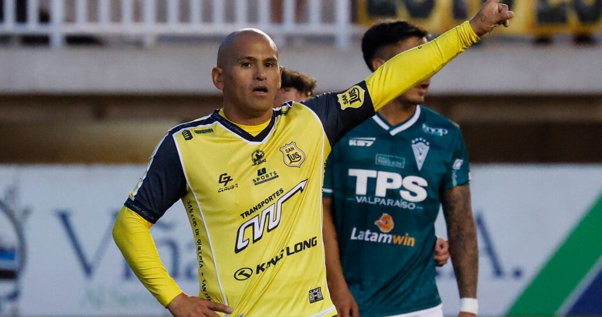 Humberto “Chupete” Suazo se retira del fútbol.
