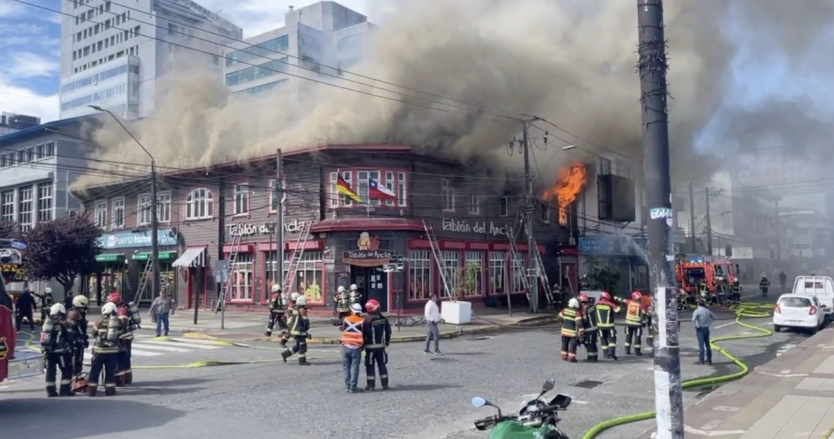 Gran incendio en restaurante en Puerto Montt