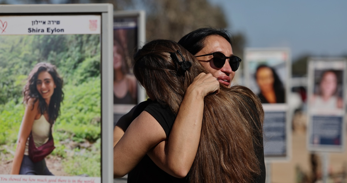 Israel conmemora dos años desde la masacre del 7 de octubre en vilo por los rehenes