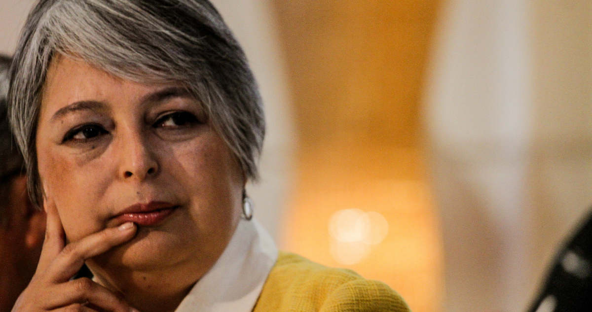 Jeannette Jara se distancia del gobierno