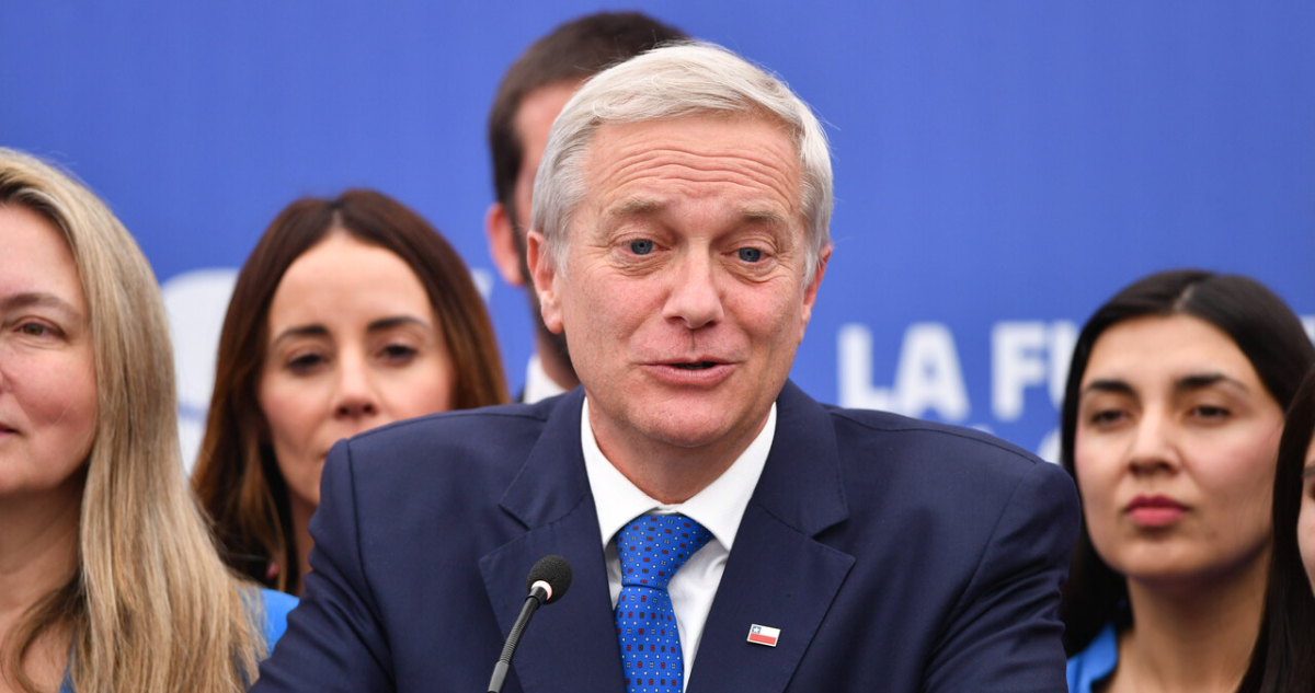 Kast pide a Matthei dar vuelta la página por Jaime Guzmán: “Si estuviera vivo, yo estaría en la UDI”