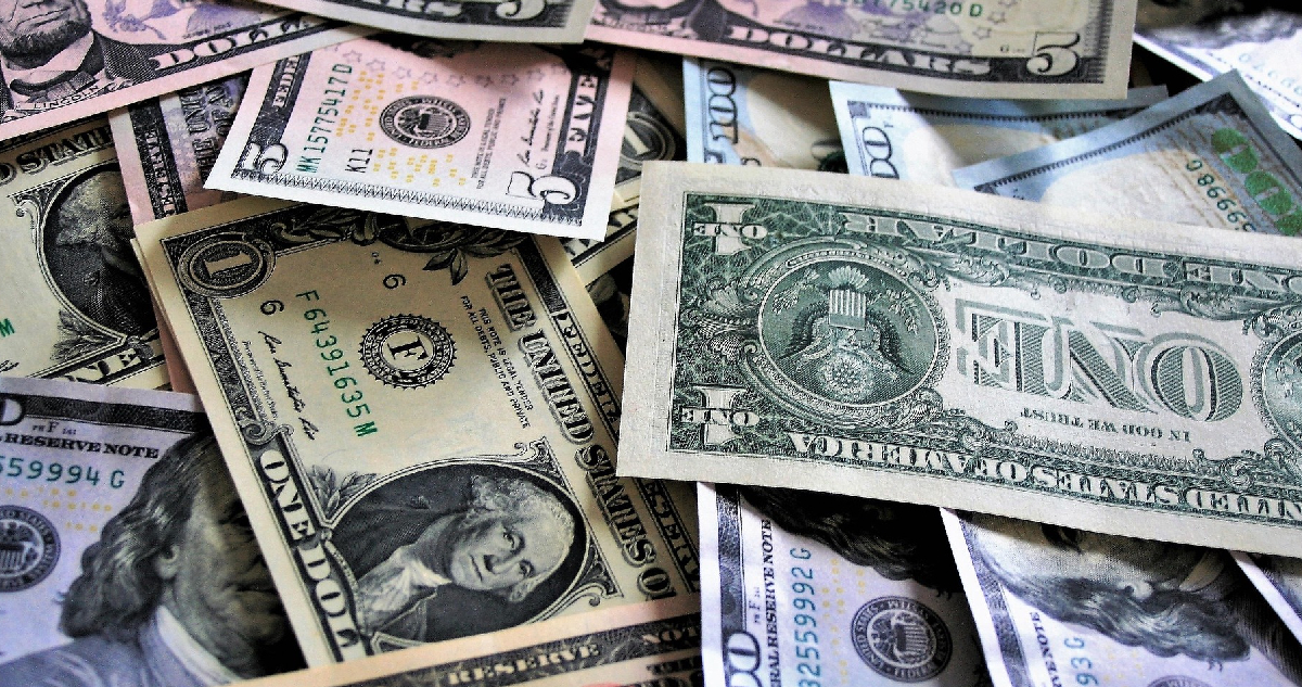 La ayuda de EEUU a Milei comienza a llegar justo cuando el Tesoro argentino está crítico de dólares