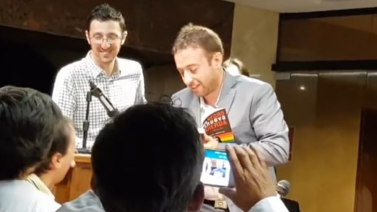 Laurta junto al libertario Agustín Laje