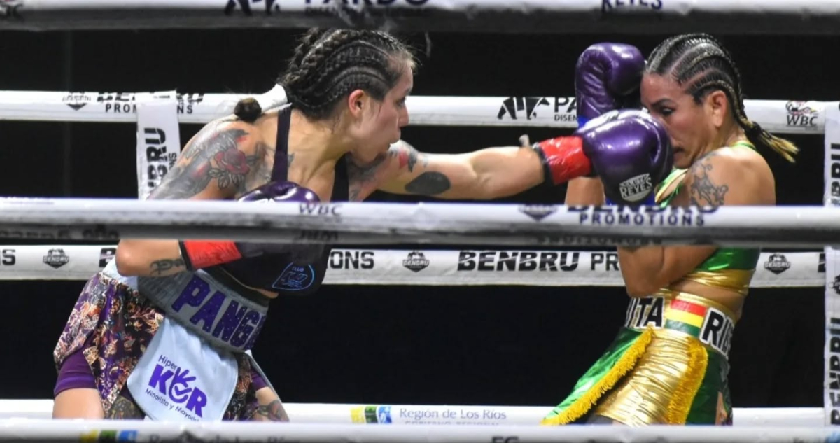 Leona Asenjo en pelea ante Brujita Rivera