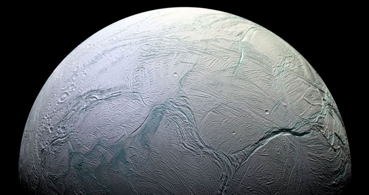 La luna Encélado, de Saturno, cumple los requisitos para ser habitable, según la sonda Cassini