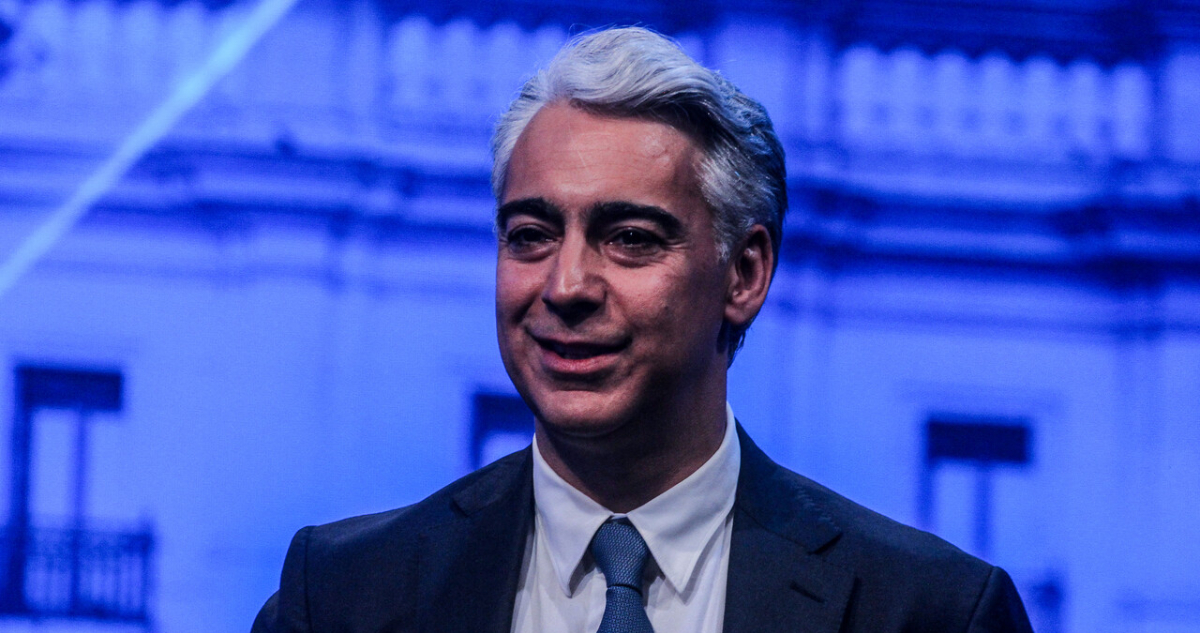 La emoción de ME-O al recordar a su padre adoptivo, Carlos Ominami: “Estoy distanciado de él”